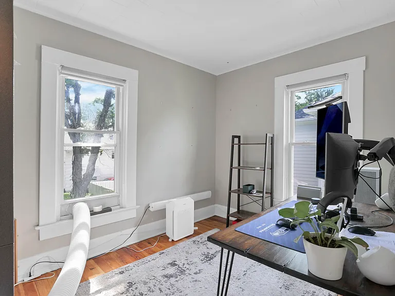 230 N State St — Photo 32
