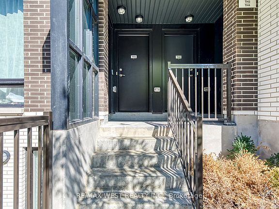 5th image of 40 Ed Clark Gdns #3