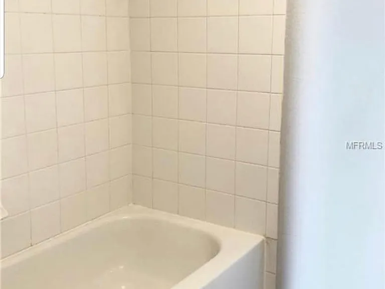 23500 Walden Center Dr #306 — Photo 6