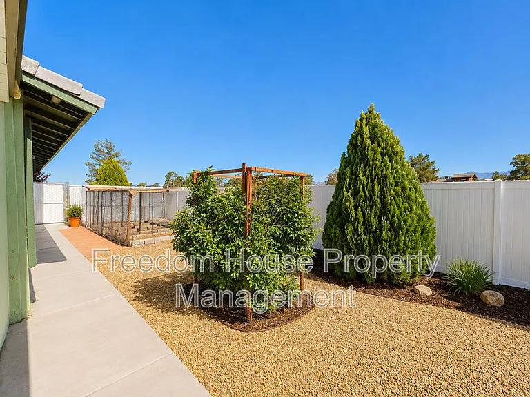 3066 Mount Charleston Dr — Photo 49
