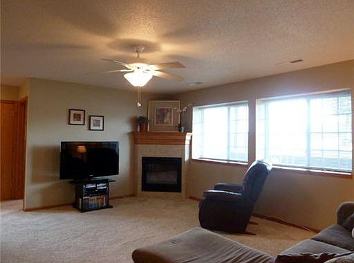 3rd image of 409 James Blvd #1
