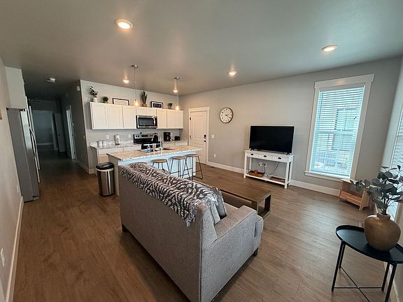 4th image of 6120 Elysian Rd Unit 102