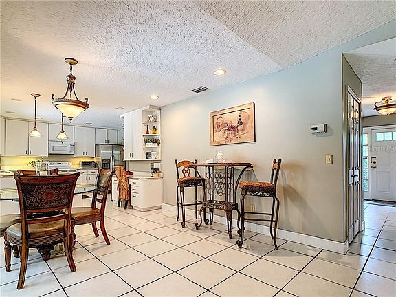4th image of 305 Woodstead Ln