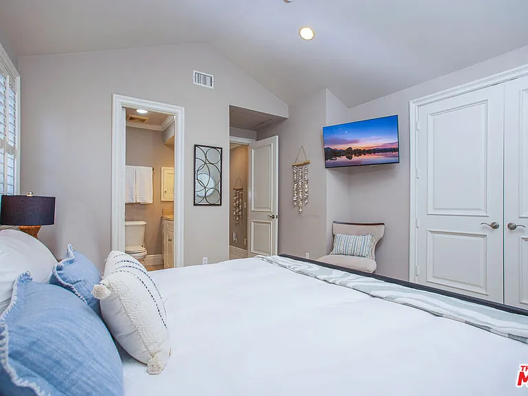 421 E Edgewater Ave — Photo 50