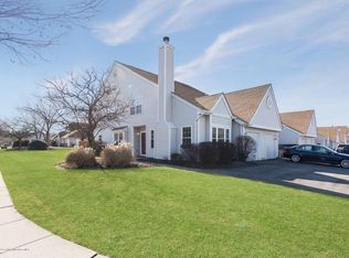 10 Hemlock Ct, Bordentown, NJ 08505