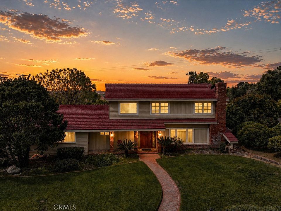 1st image of 2446 Euclid Cres E