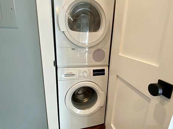 4th image of 187 Kent Ave #441