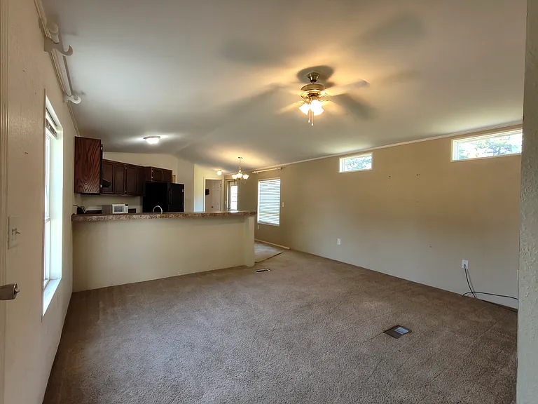 3208 E Peachtree Ave — Photo 10