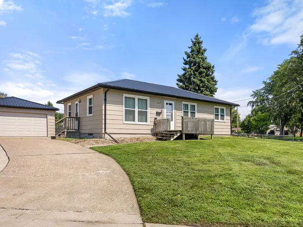 2500 Arthur Ave, Des Moines, IA 50317