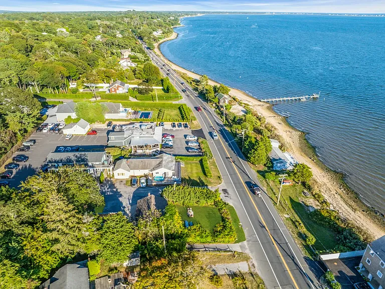 291 E Montauk Hwy #A — Photo 20