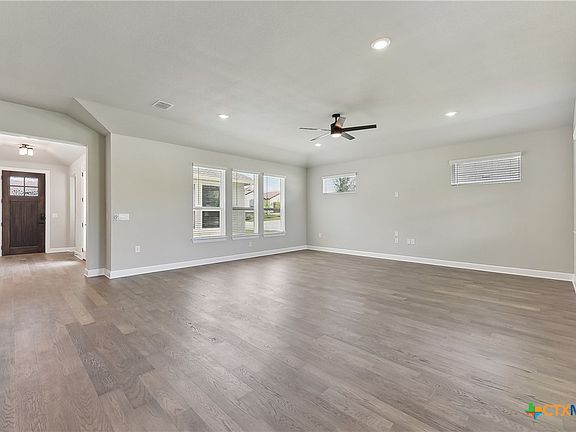 5th image of 264 Sweeping Sage Ln