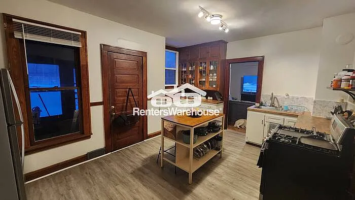 912 4th St NE — Photo 4