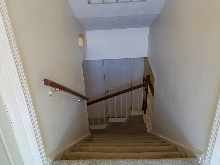 954 Glastonbury Cir #B — Photo 10