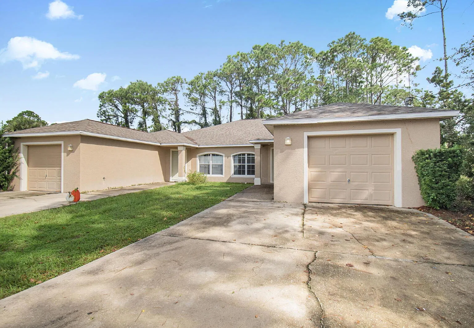 3 bed, 2.0 bath, 1140 sqft, $1,450 — Photo 2