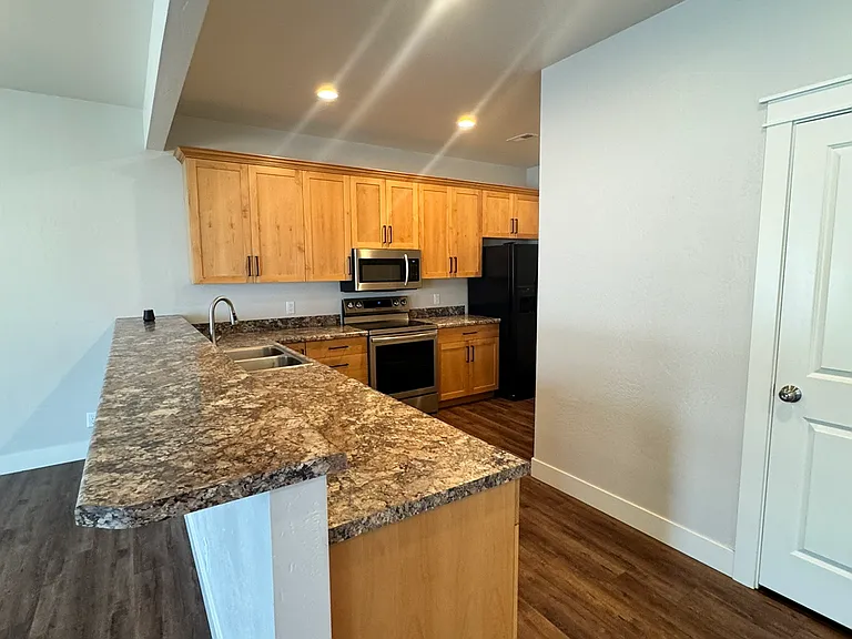 836 Almo Ave — Photo 8