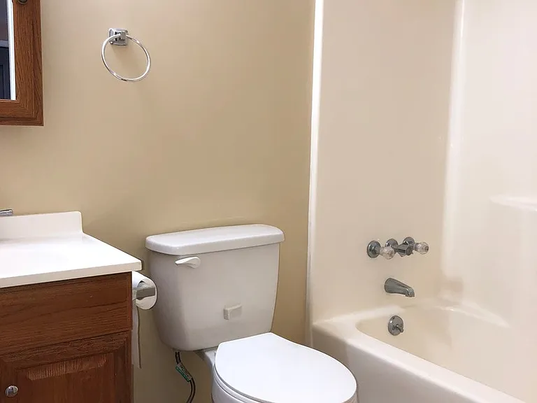 469 Glendale Dr — Photo 9