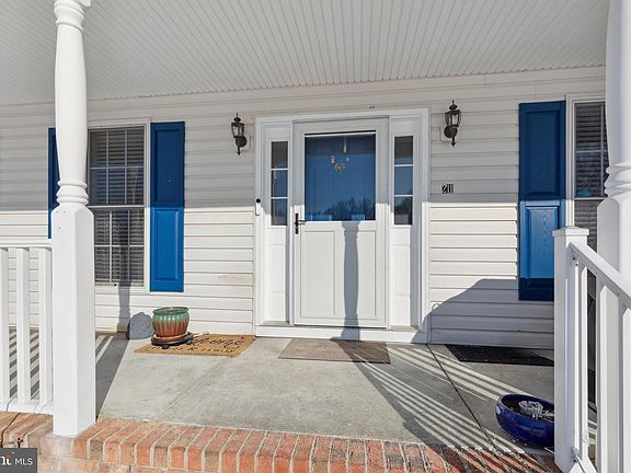 4th image of 211 Upper Mill Ct