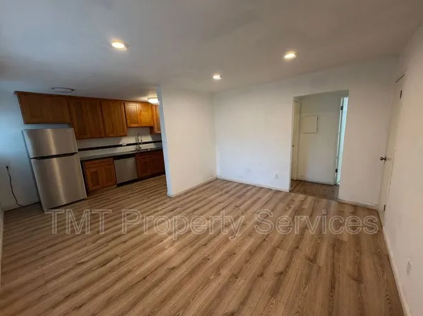 1615 W St #3, Sacramento, CA 95818