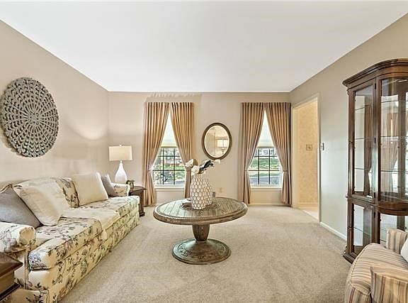 3rd image of 10021 Taylor Dr