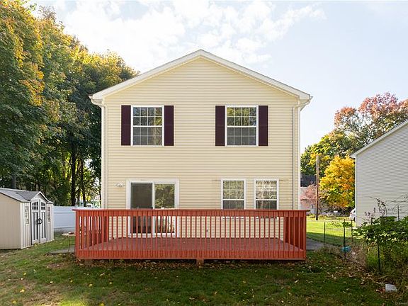 5th image of 107 Waverly Ave