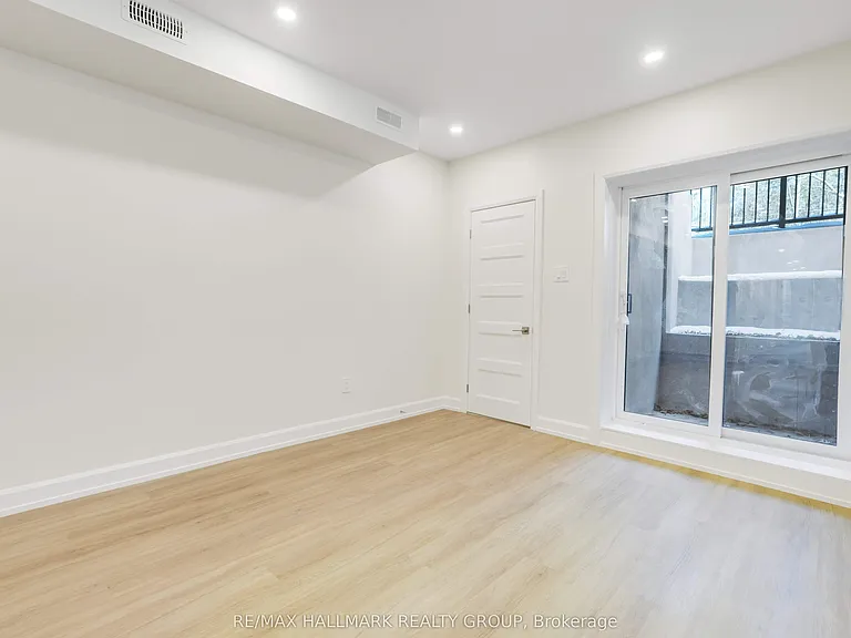 958 Fisher Ave #C — Photo 15