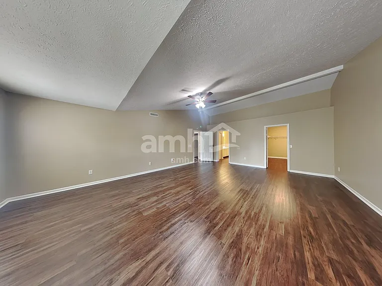 10640 Standish Pl — Photo 13