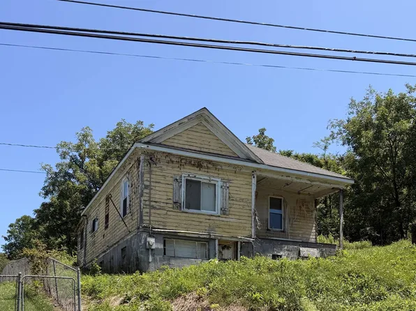 215 Ziesing St, Meadowbrook, WV 26404