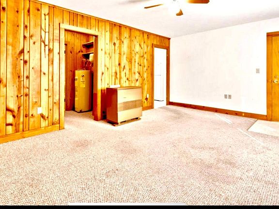Large Living Room - Natural Gas Heater (cost efficient & work great)