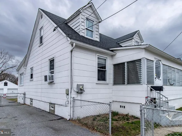 338 Maple Ave, Essex, MD 21221