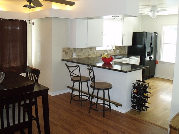 5th image of 2649 Vine St