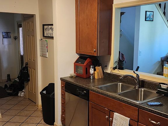 4th image of 4660 Lake St APT 3