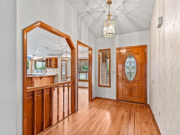 3rd image of 4231 Tamarack Dr