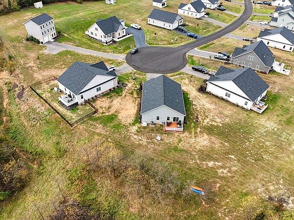 4th image of 5590 New Pleasant Way