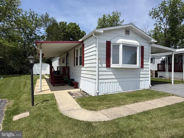 27 Ridgewood Mnr, Manheim, PA 17545