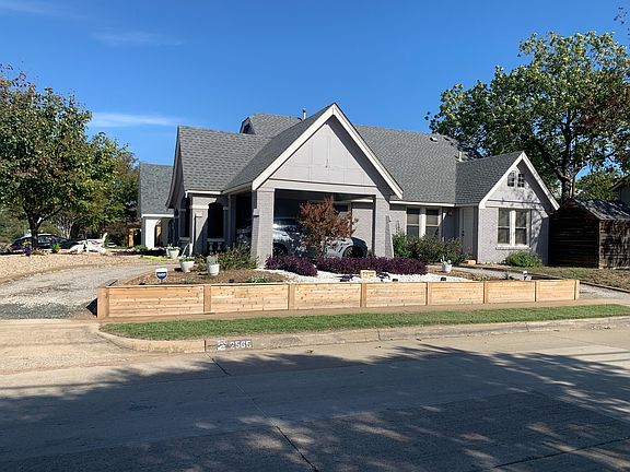 Porte-cochere off McPherson