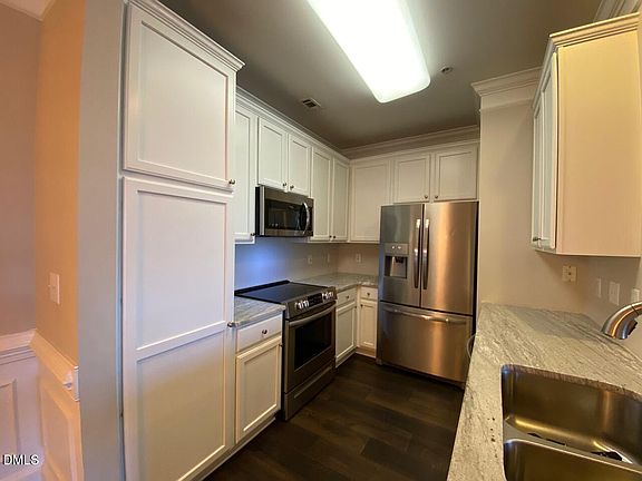 5th image of 421 Waterford Lake Dr #421