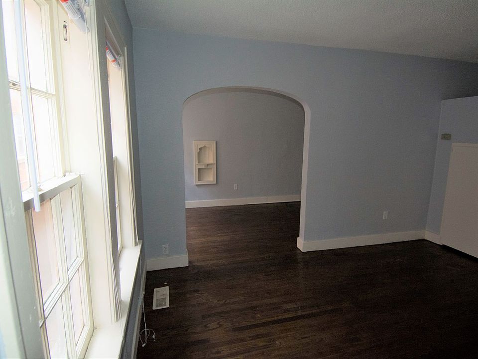 1st image of 437 NW 26th St APT A