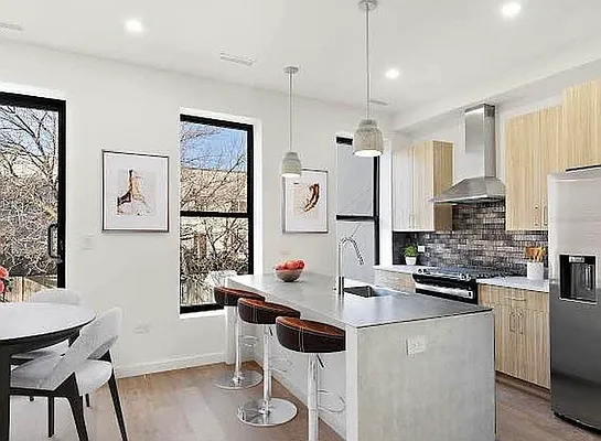 Rented by Reavis | media 5