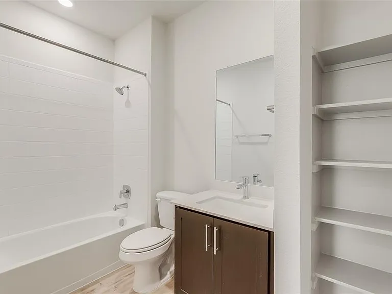 341 Wilshire Rd — Photo 28