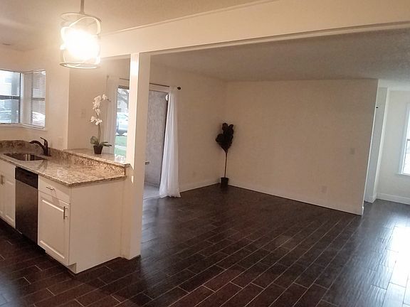 3rd image of 3037 Antique Oaks Cir APT 153