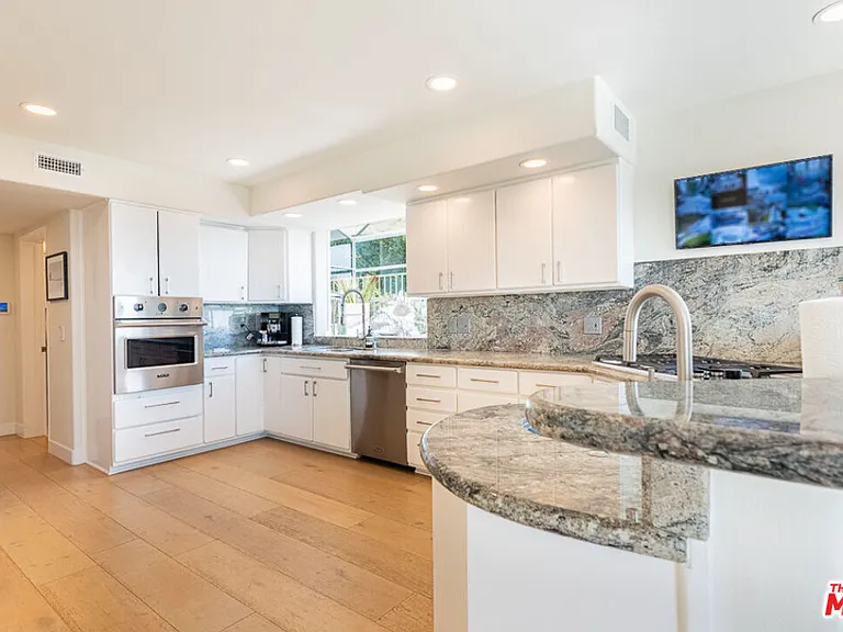 31271 Bailard Rd — Photo 10