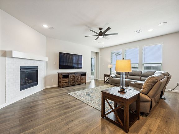 4th image of 1201 Coralberry Dr