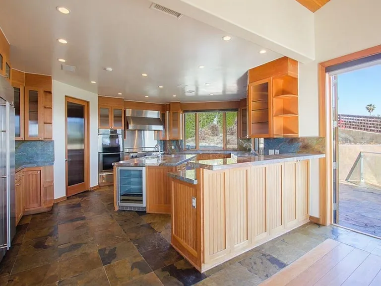 27091 Sea Vista Dr — Photo 6