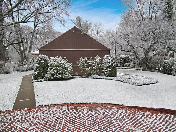 4th image of 4425 Upland Dr