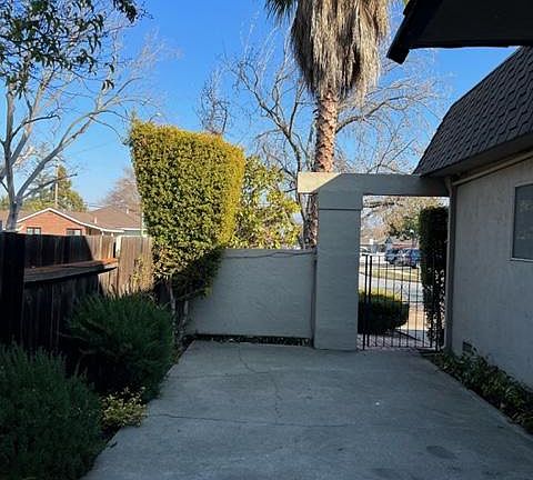 3rd image of 5373 Dent Ave