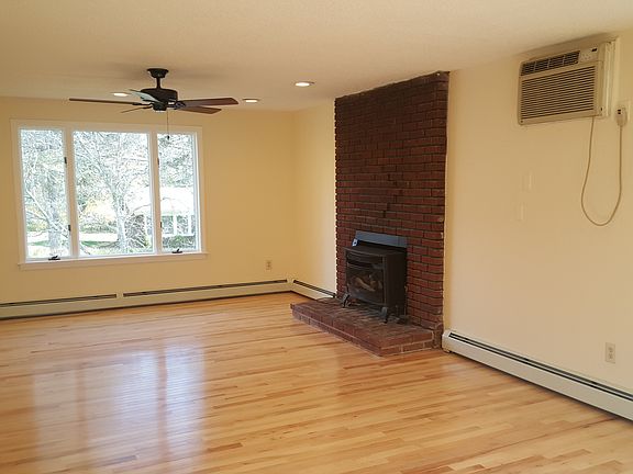 4th image of 25 S Hillview Dr
