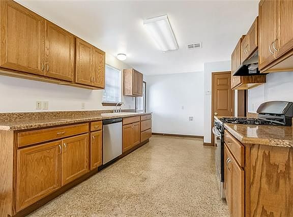 5th image of 2107 Aycock St