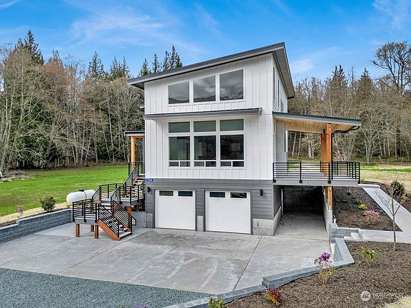 3rd image of 7429 Windsong Lane