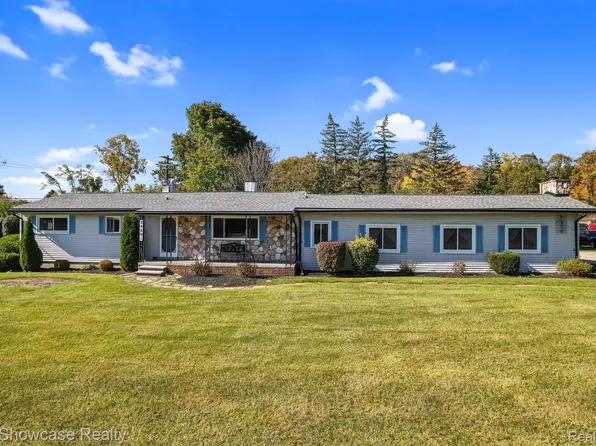 24891 Creekside Dr, Farmington Hills, MI 48336