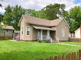 221 S Brown Ave, Edwardsville, IL 62025